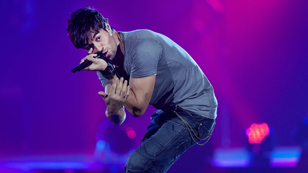 Enrique Iglesias, Luis Coronel, 2015 Premios Juventud, ultimate spotlight, ultimate spotlight magazine, usl magazine, uslmagazine.com, usl mag, uslmag.com, uslmag, ultimate spotlight, atlanta music magazine, baltimore music magazine, d.c. music magazine