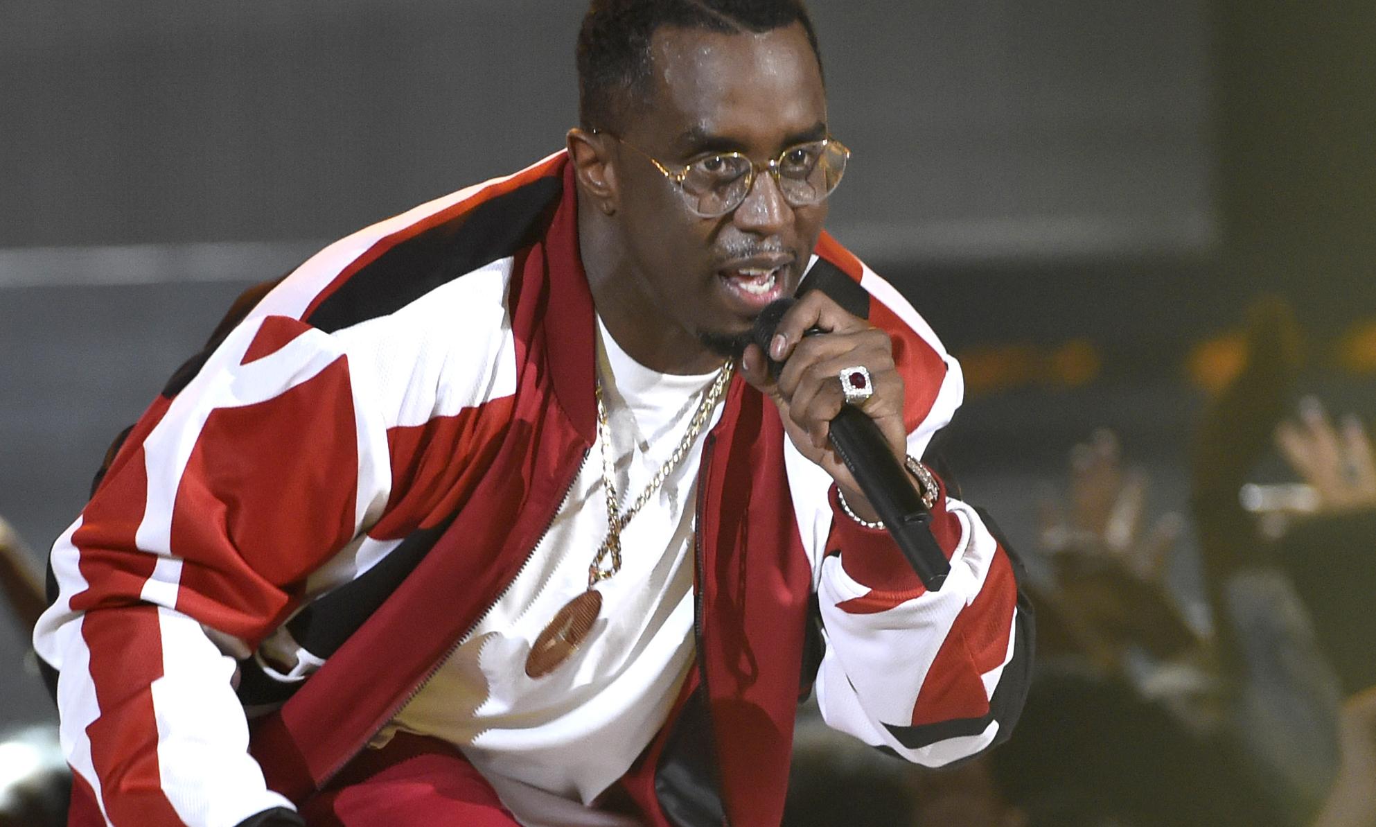 sean combs, bad boy, smokey robinson, lil kim, bet awards 2015, ultimate spotlight, ultimate spotlight magazine, usl magazine, uslmagazine.com, usl mag, uslmag.com, uslmag, ultimate spotlight, atlanta music magazine, baltimore music magazine, d.c. music magazine